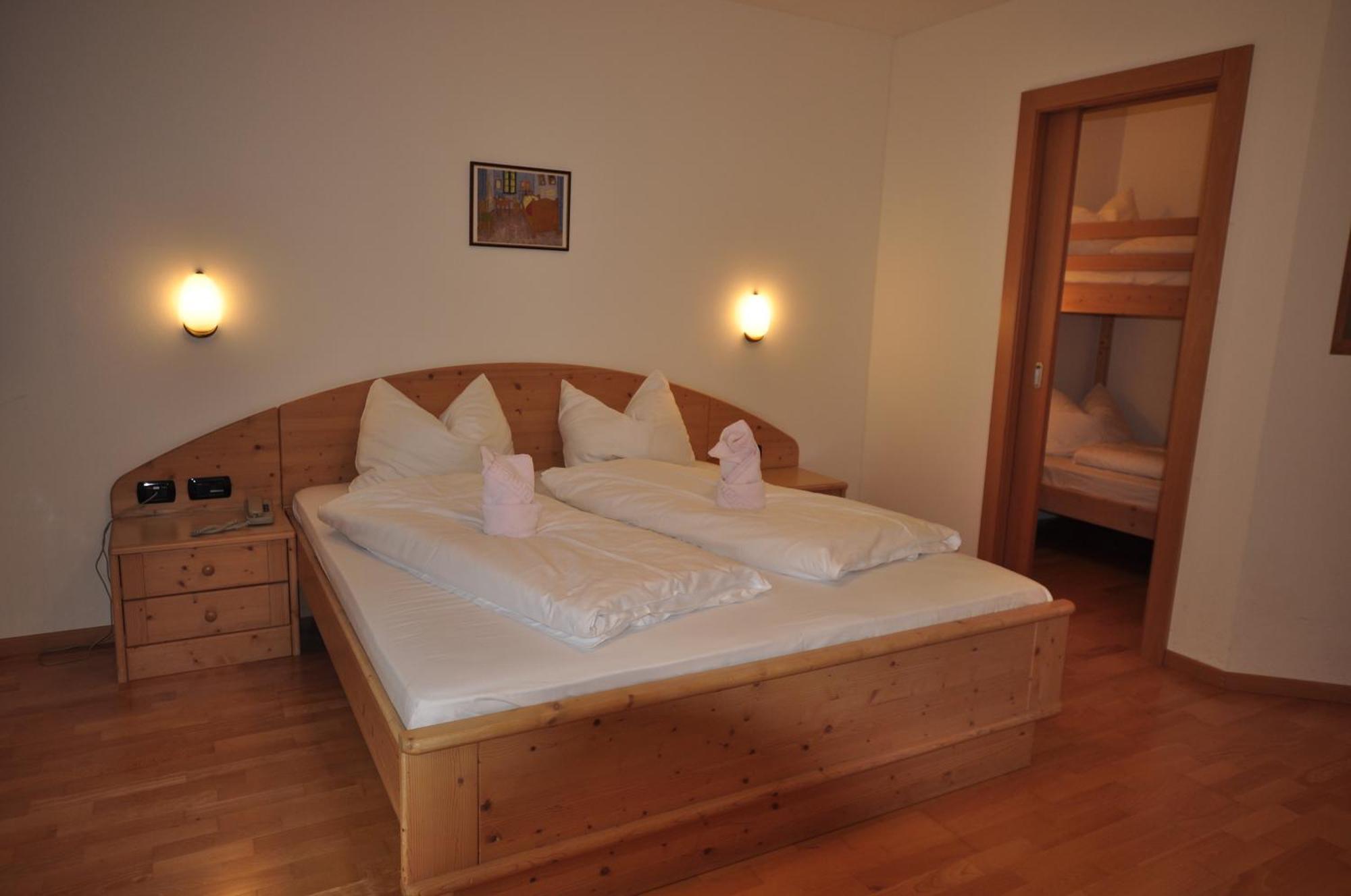 Hotel Alpin Colle Isarco Kamer foto