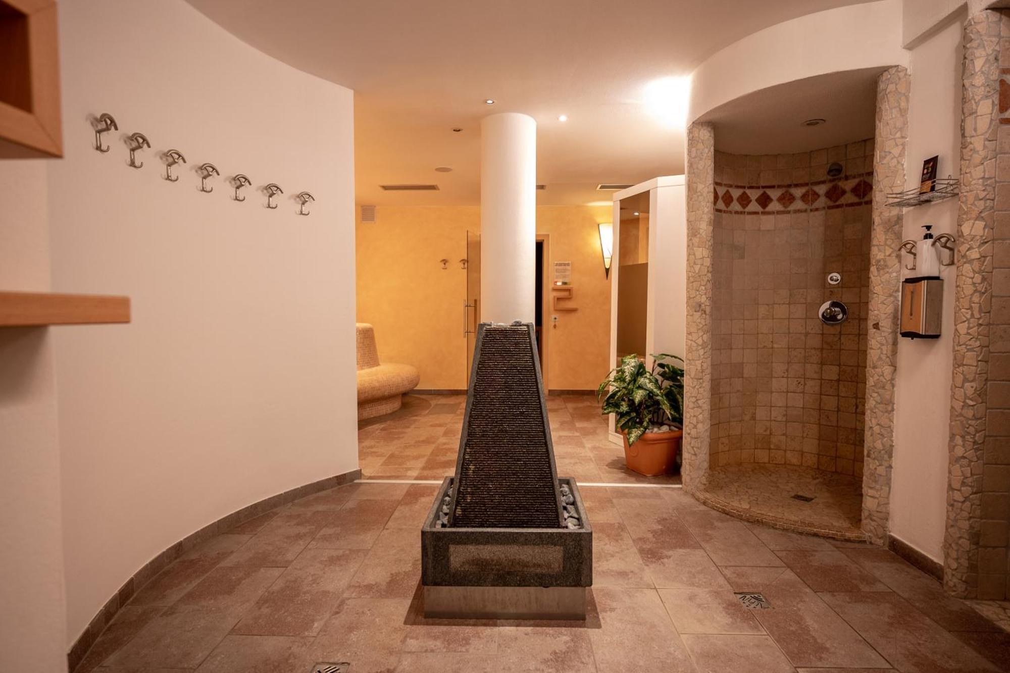Hotel Alpin Colle Isarco Buitenkant foto