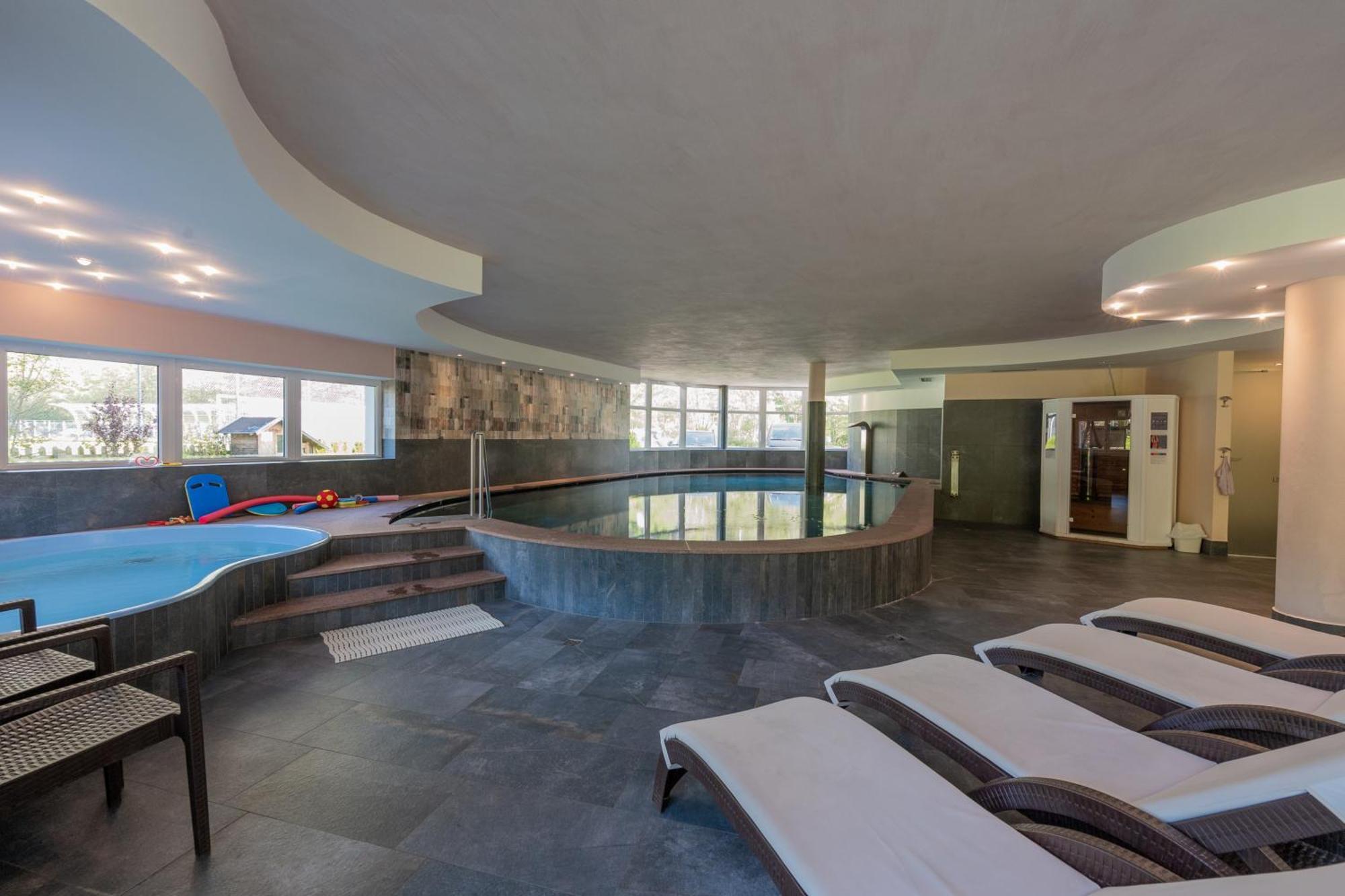 Hotel Alpin Colle Isarco Buitenkant foto