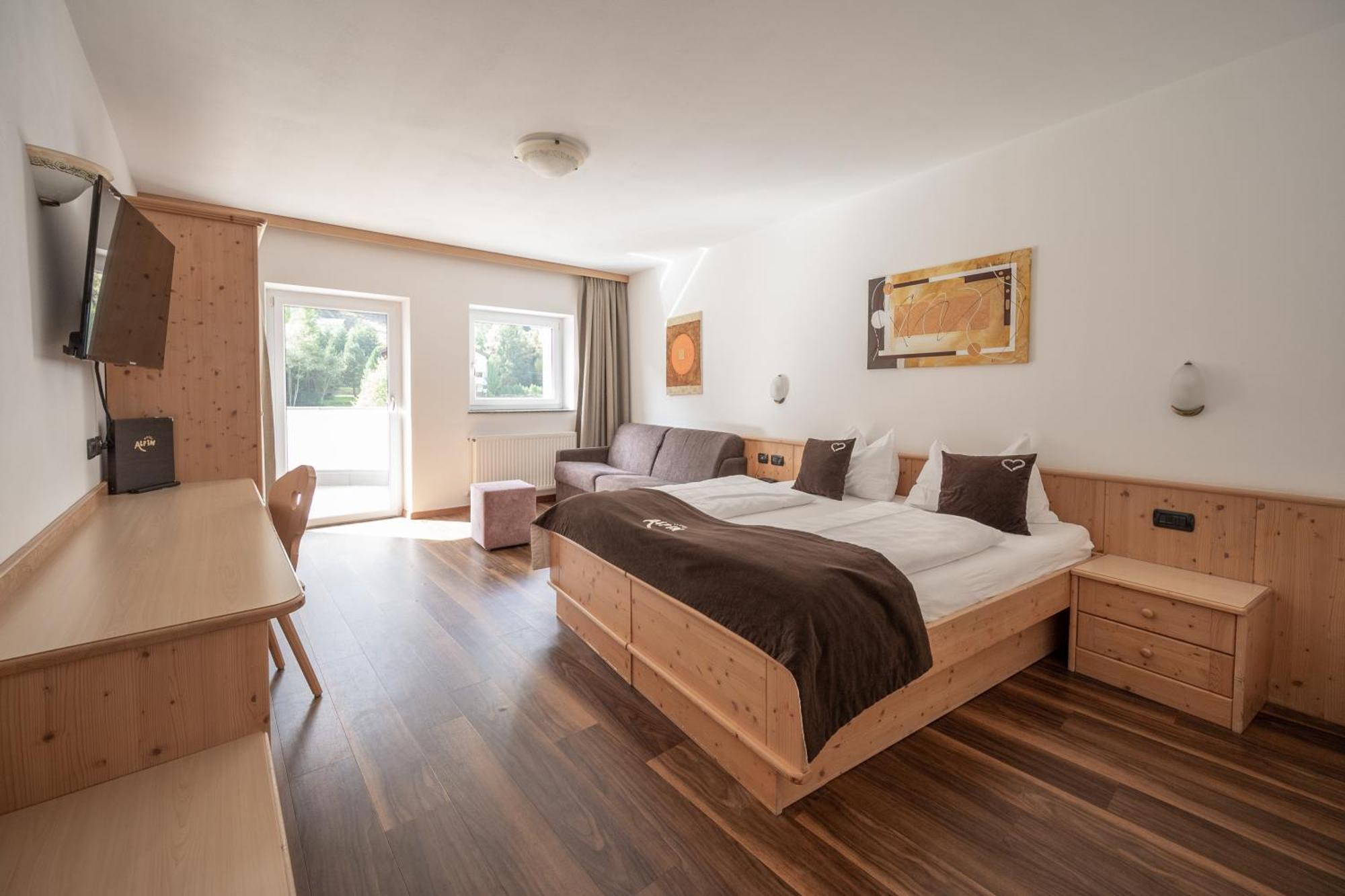 Hotel Alpin Colle Isarco Buitenkant foto